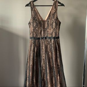 Black loverlay lace dress